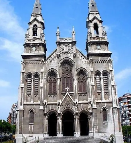 Vista Aviles, Centrico Y Con Parking